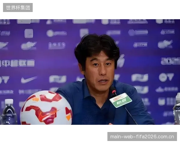 凤凰山魔鬼主场迎来最强考验,徐正源的高位压迫面临挑战。 凤凰山魔鬼主场迎来最强考验,徐正源的高位压迫面临挑战。